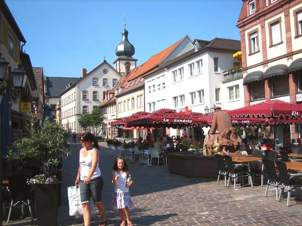 Hotel & Weinhaus Anker Марктгайденфельд Екстер'єр фото